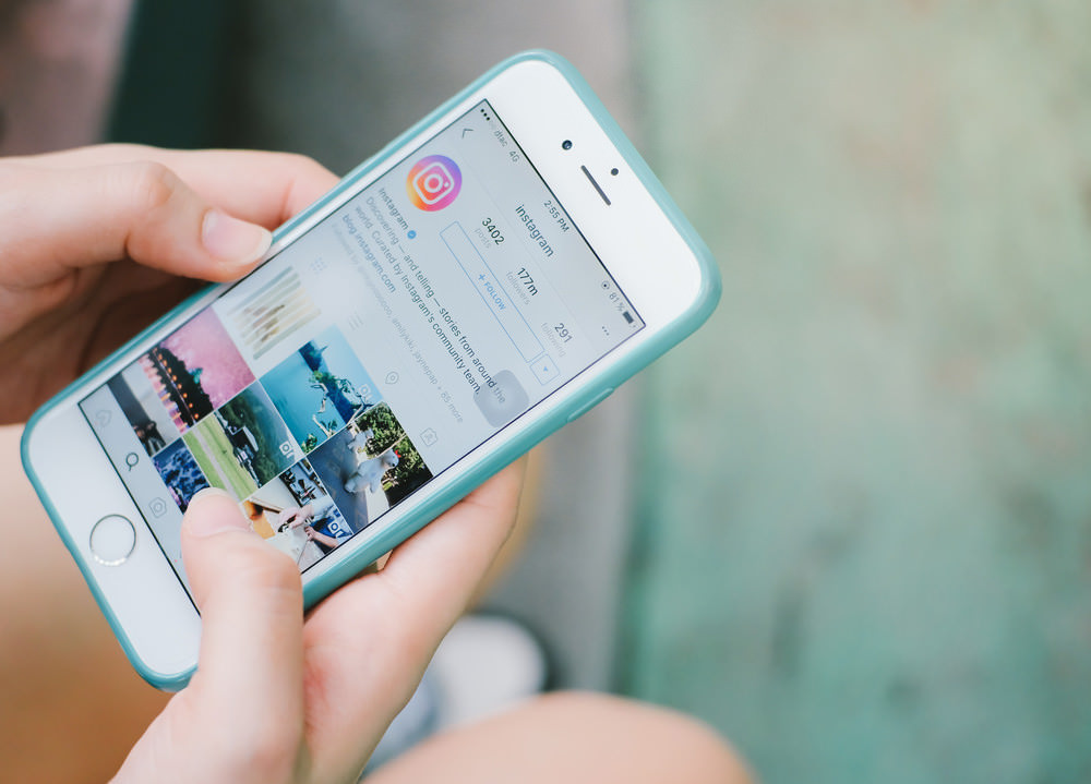 Mobile for ecommerce Instagram