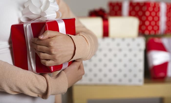 retail trends holiday season 2020 self gifting